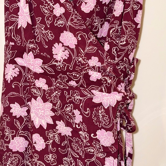 Forever 21 Pink Floral Wrap-Dress with Front Slit in Pink - Picture 3 of 5